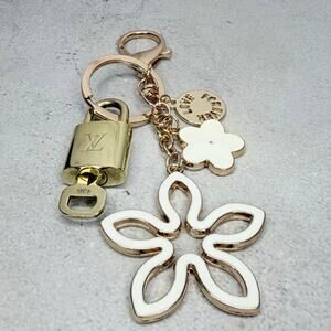 Louis Vuitton Lock & Key #436 with a Floral Charm Keychain | White & Gold